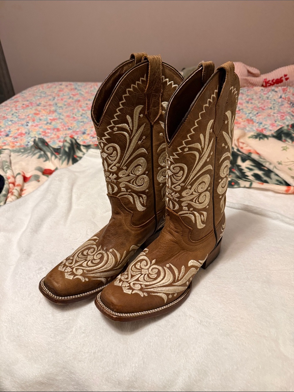 Circle G Brown Western Lace-Up Embroidered Boots